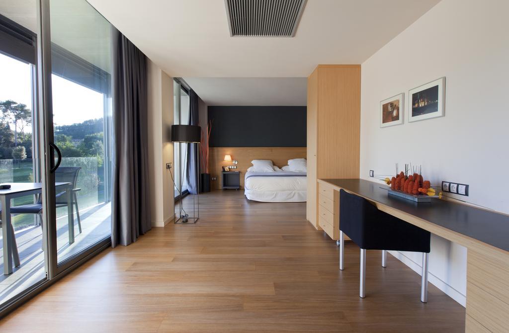 Hotel Mon Sant Benet Sant Fruitos de Bages Exterior photo
